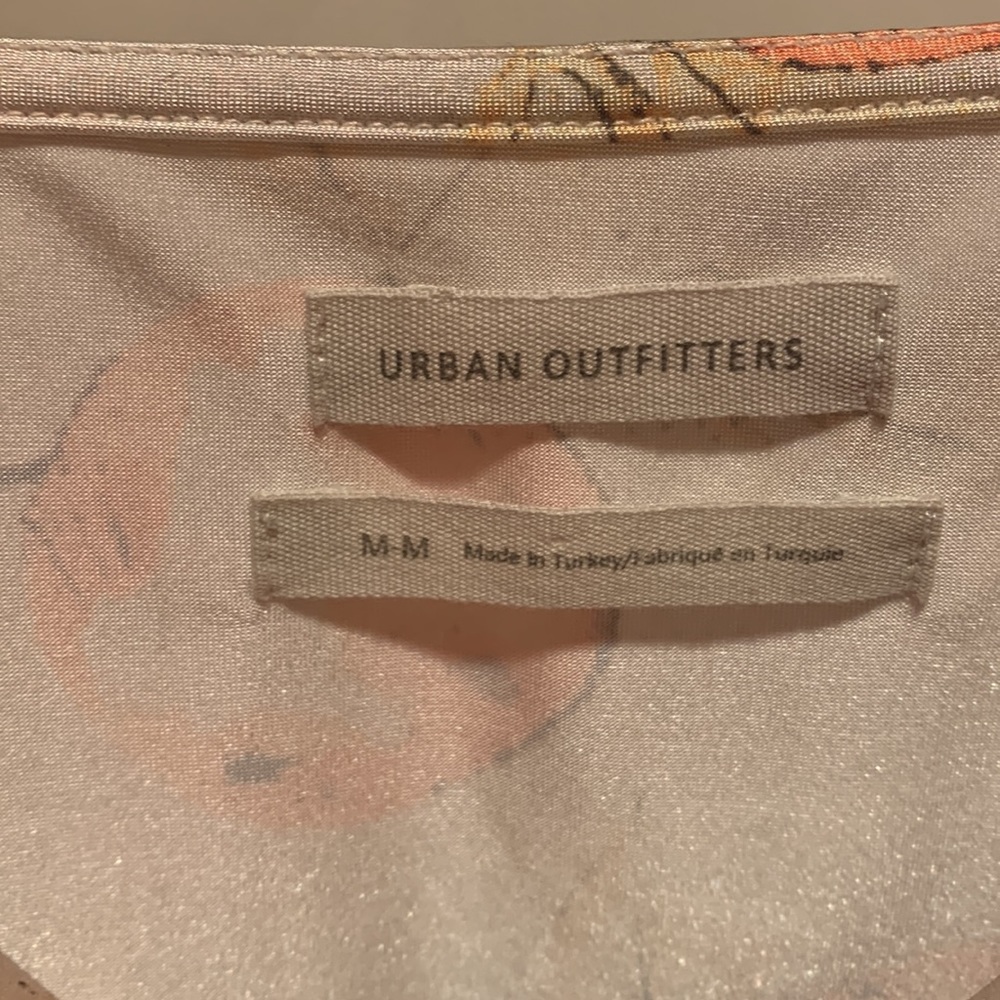 Urban Outfitters polyester crop top - Picture 2 of 5